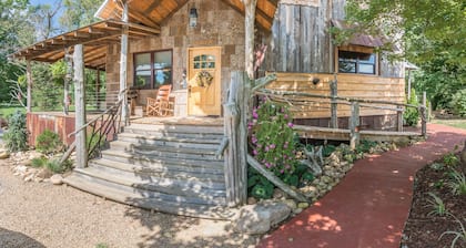 Watauga River Cabins- Cedar Cabin