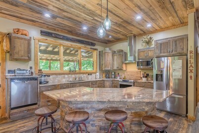 Watauga River Cabins- Cedar Cabin