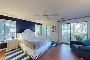 3 bedrooms, iron/ironing board, WiFi, bed sheets - Charming house with fantastic golf course views - dogs welcome (Hilton Head)