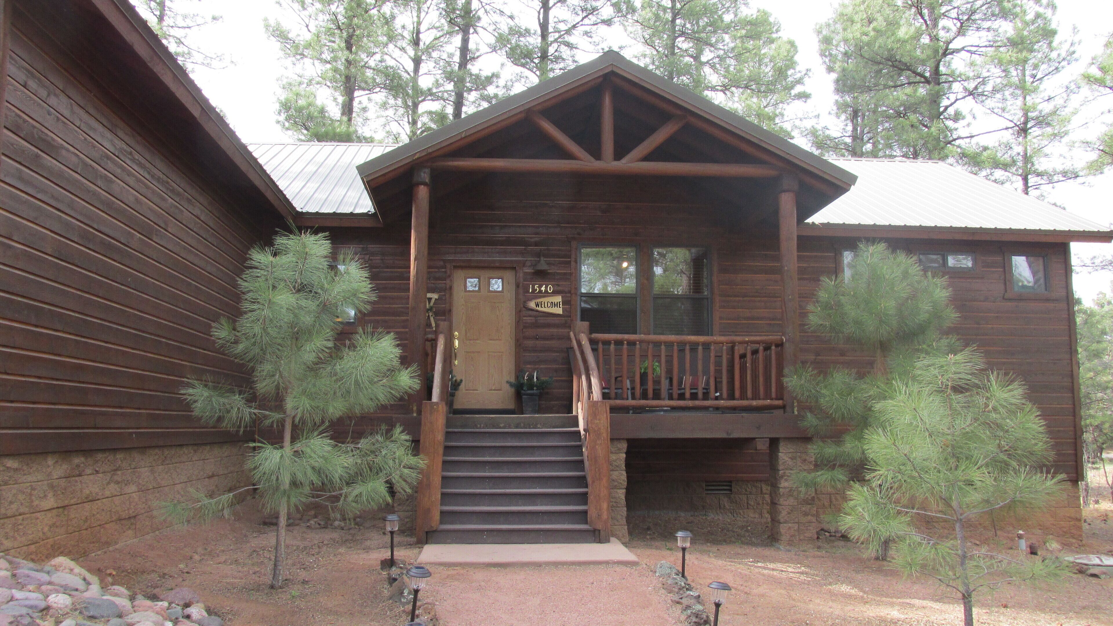 COZY CABIN IN THE BEAUTIFUL WOODS IN TORREON GOLF RESORT SHOW LOW