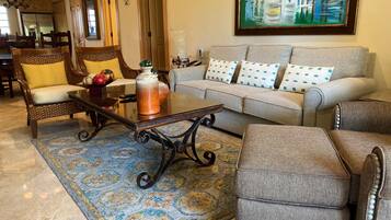 Televisión, reproductor de DVD y estéreo