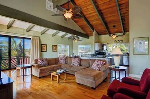 Smart TV - Oceanview, Walk to Poipu Beach, AC, Private Lanai! (Koloa)