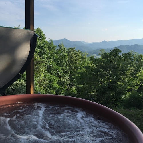 $ 75Nt 4 / 29-5 / 2 WOW-näkymä! Järvi / Mtn View Hot Tub 50 ”TV Fire Pit