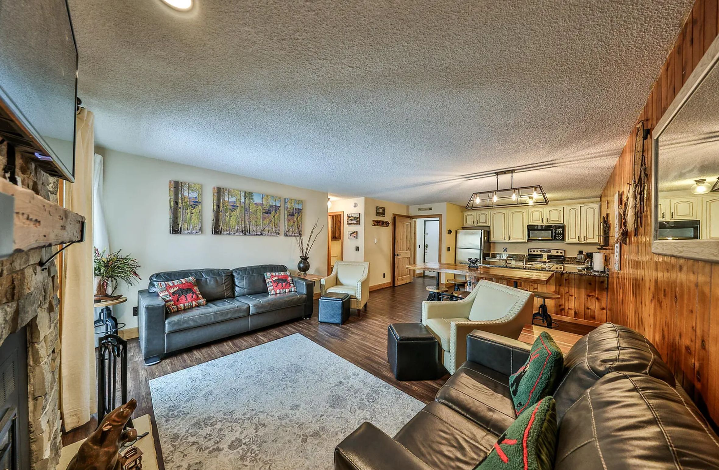 Family room/kitchen