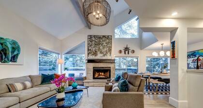 Snowy Creek 3 - Ski in Ski out, Private Hot Tub, Short walk to Whistler village