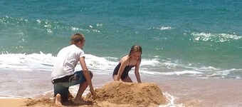 Mágico 4 dormitorios y 3 baños con impresionantes vistas a la montaña 