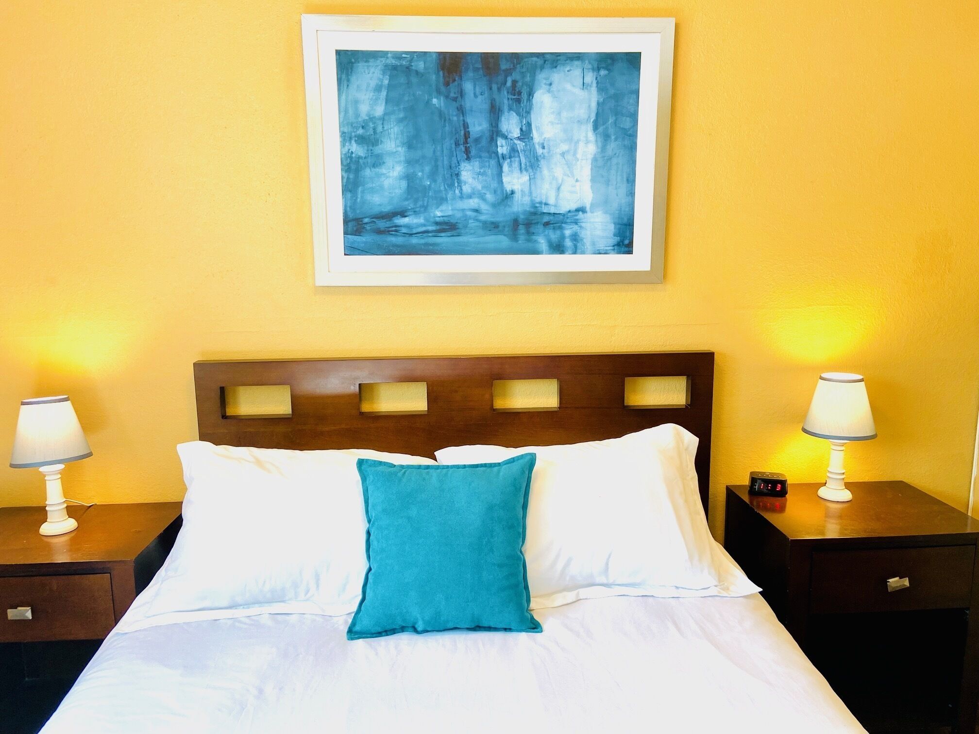 2 Schlafzimmer, Schreibtisch, Bügeleisen/Bügelbrett, Reisekinderbett