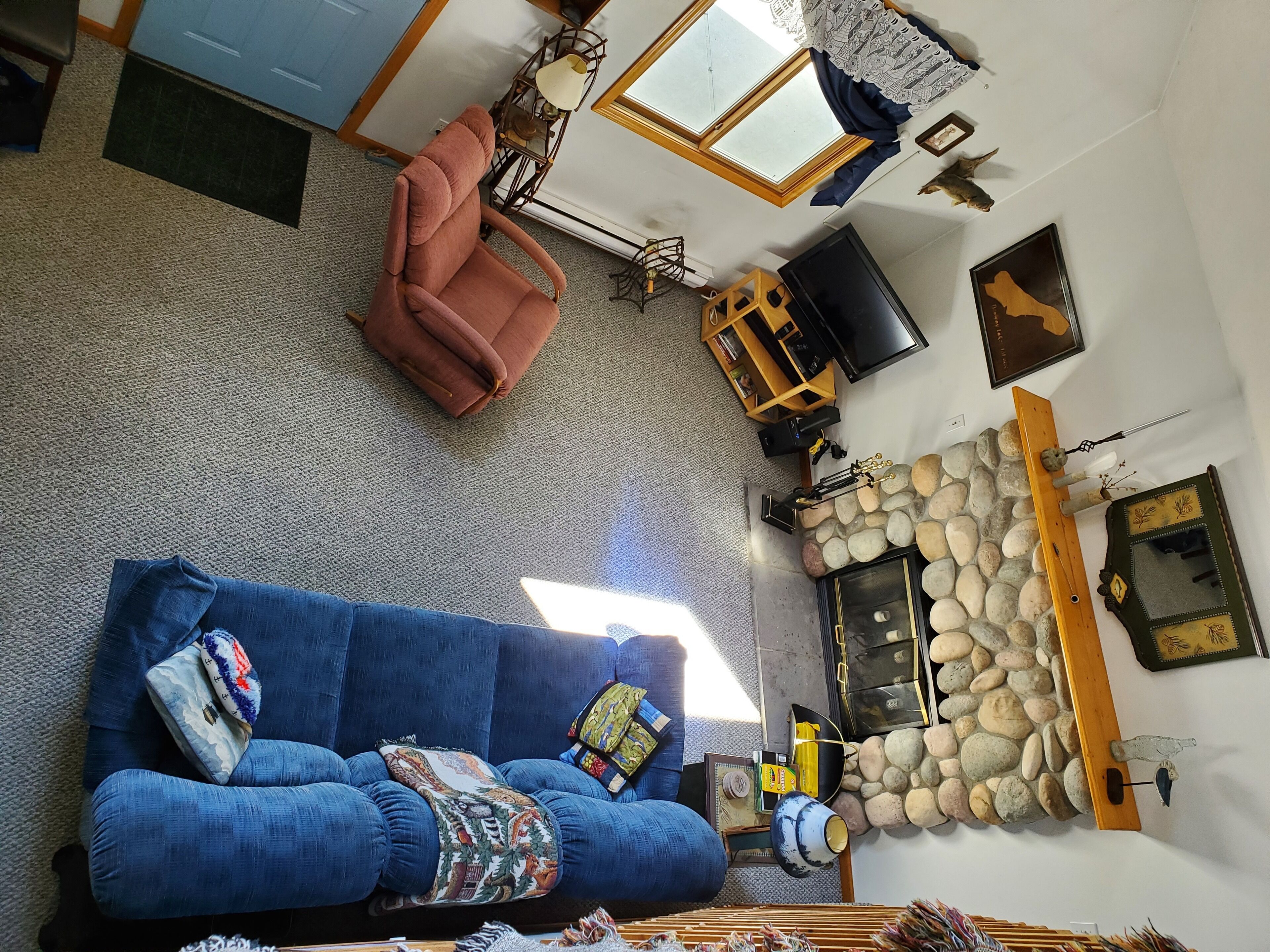 Northern Michigan, genuine on the lake up north cottage with hot tub