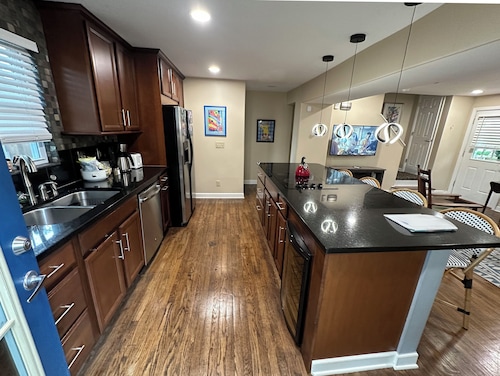 Cozy Brookside Home in the Heart of Kansas City!