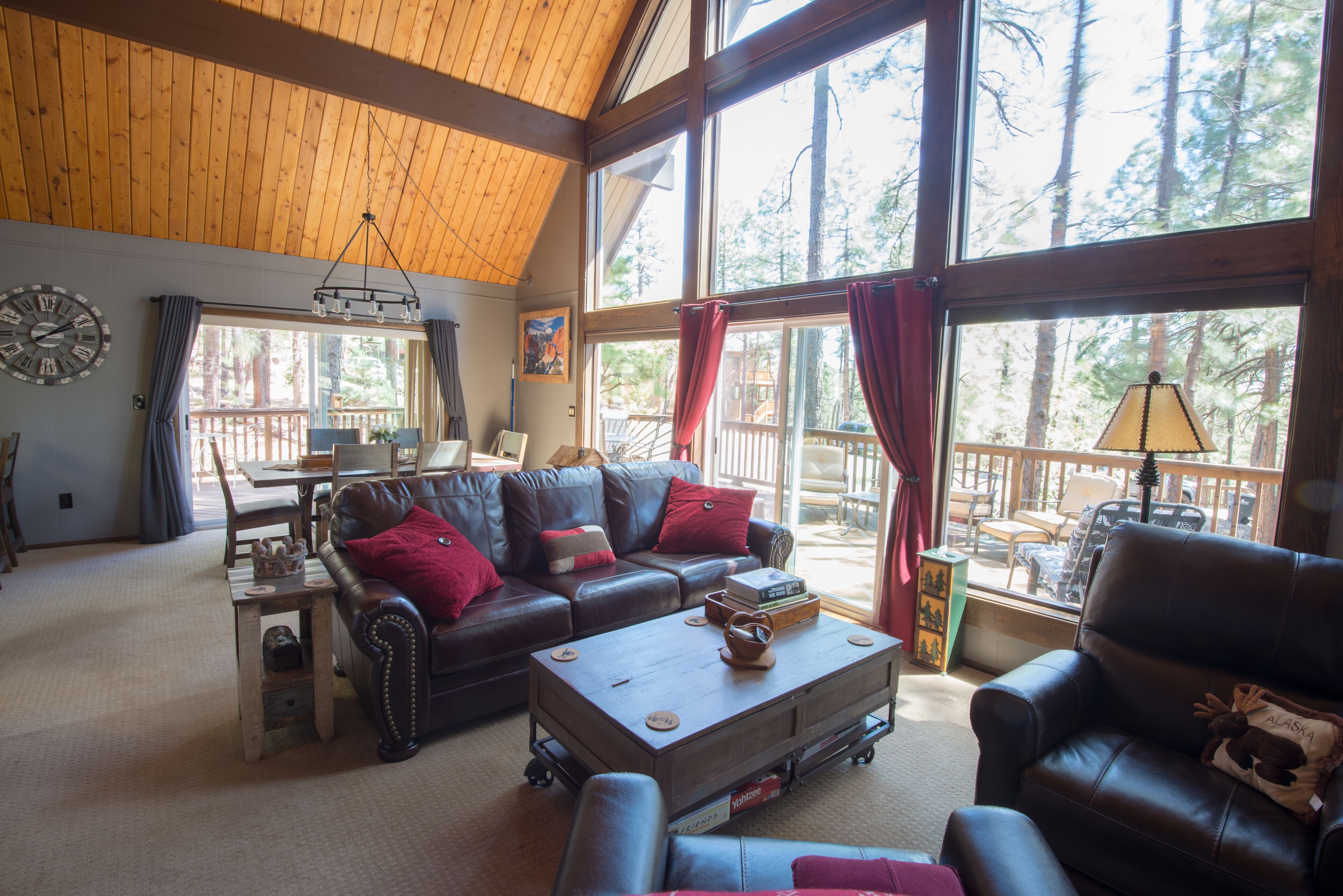 Beautiful Cabin In The Pines On Cul-de-sac