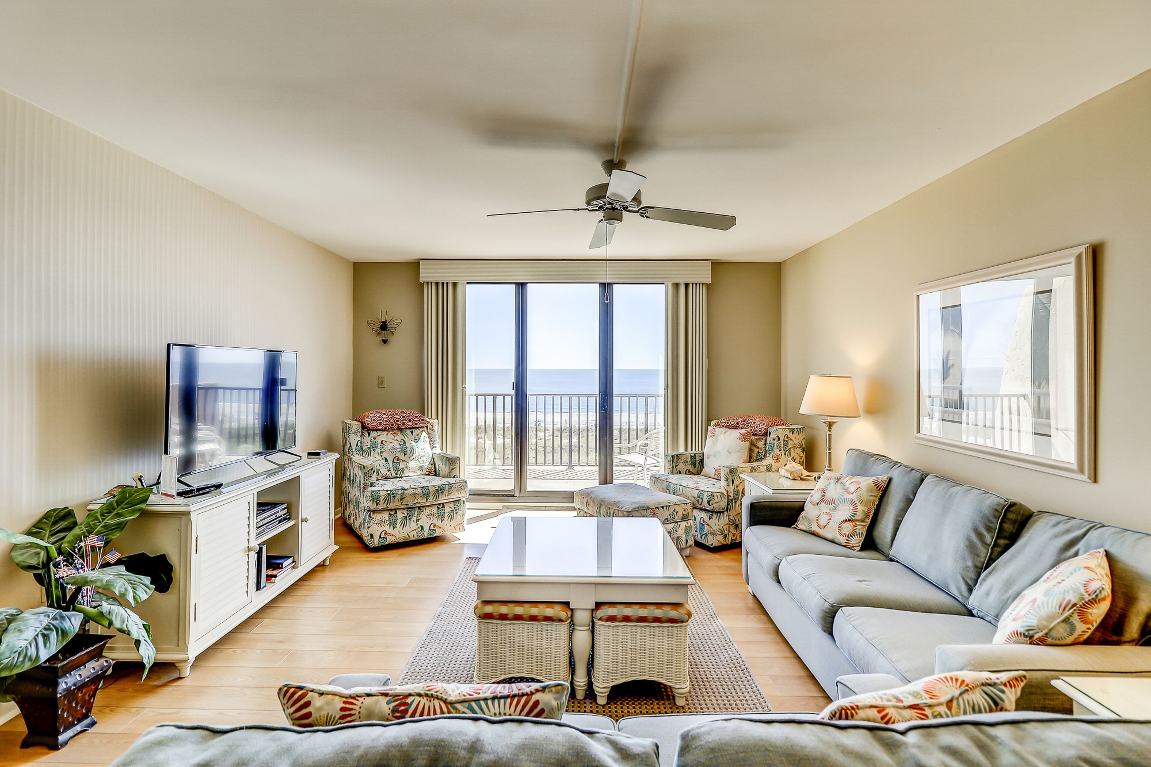 Televisión y reproductor de DVD 