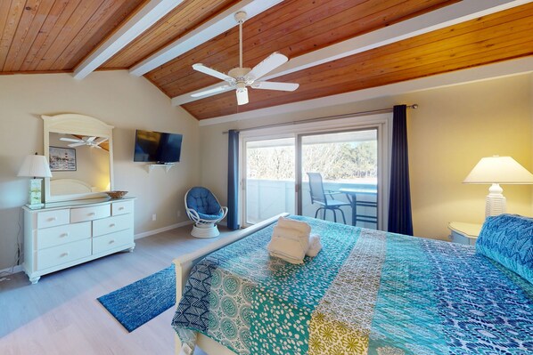 2 bedrooms, iron/ironing board, Internet, bed sheets