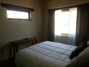1 chambre, coffres-forts dans les chambres, fer et planche à repasser
