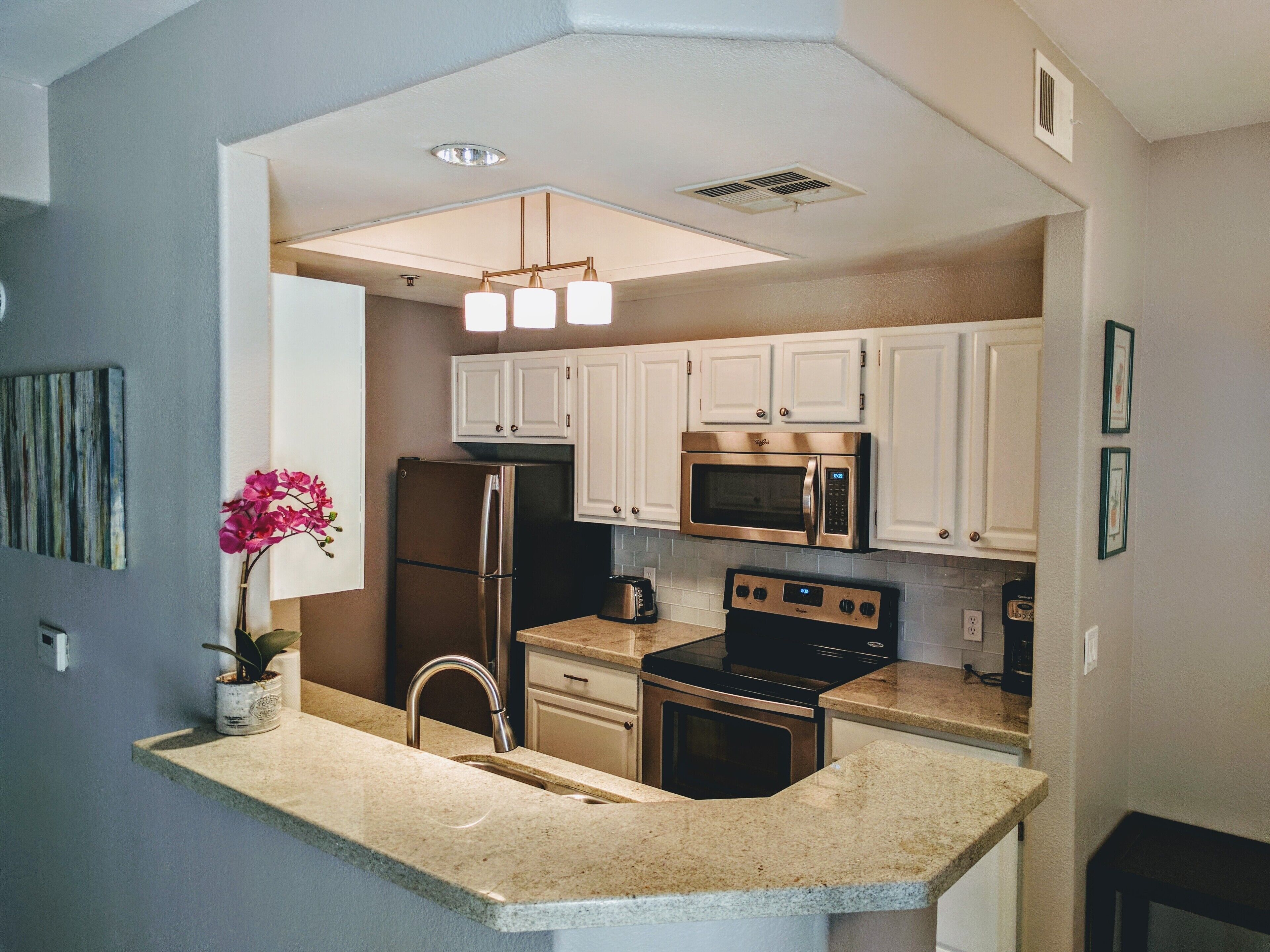 Stay and play in this beautiful centrally located condo in Scottsdale!