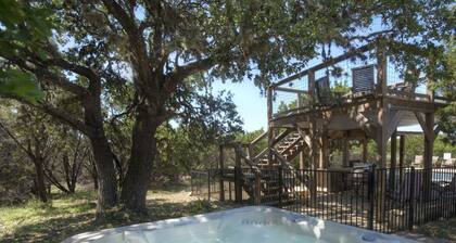 Sunset Ridge-Hill Country Home, Pool, HotTub, Game Room, Fire Pit, Close to Town