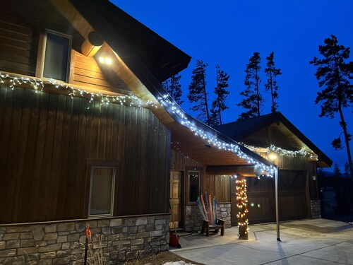 Fantastic Family “Treehouse”-Hot Tub10 Minutes to Winter Park