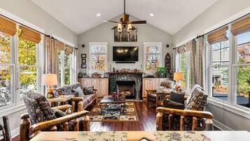 Smart TV, fireplace, DVD player