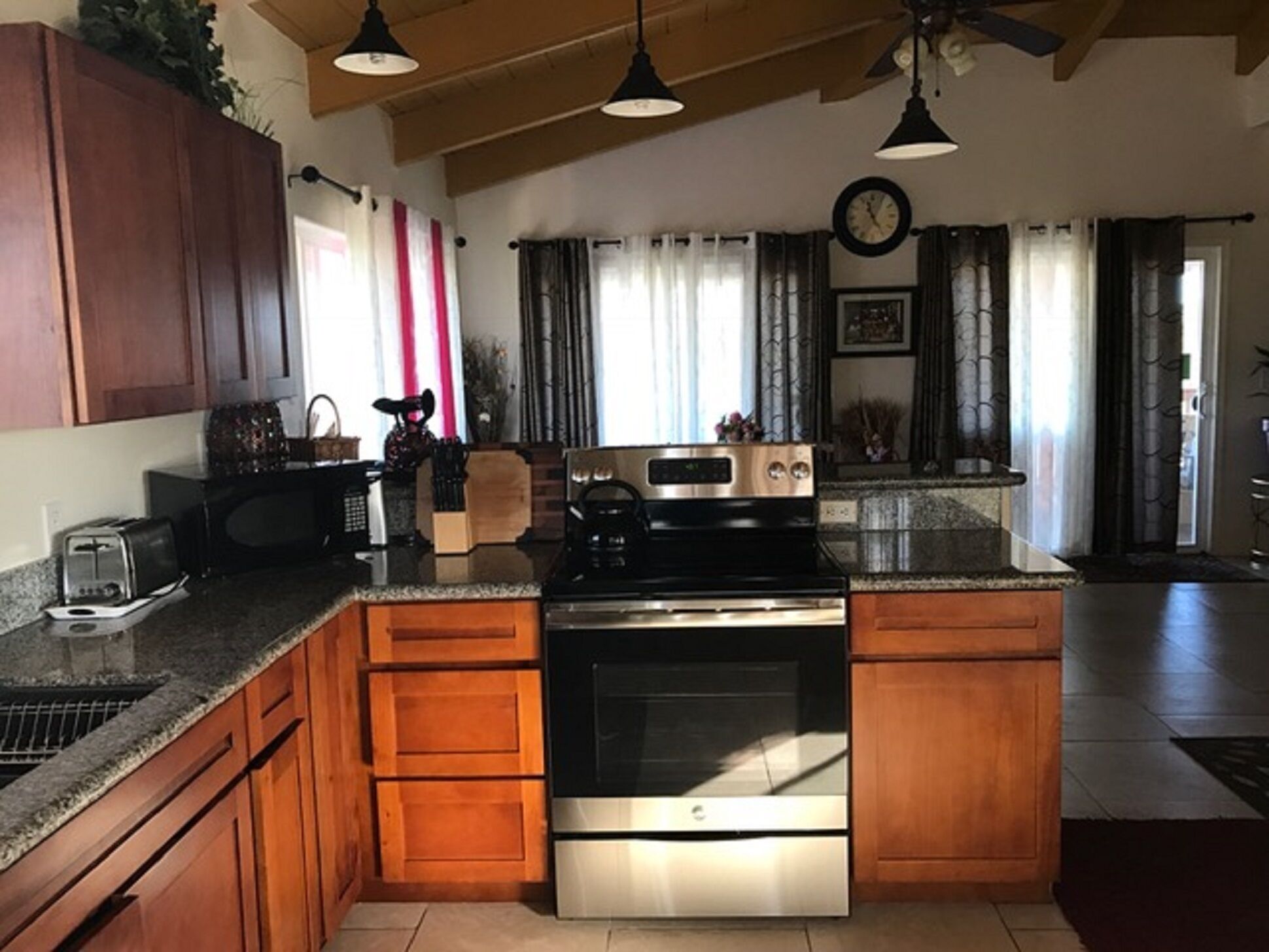 Nice, Big House near Kehena/ Pohoiki Black Sand Beaches and Lava Fields.