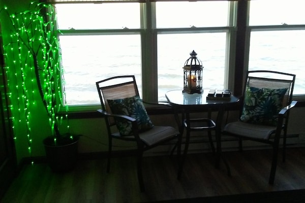 IN THE HARBOR/BEDROOM DRINK YOUR MORNING COFFEE & FAVORITE DRINK IN THE EVENING.