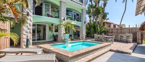 Udendørs pool, opvarmet pool