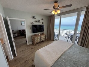 3 bedrooms, iron/ironing board, travel crib, free WiFi