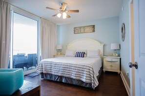 3 chambres, fer et planche à repasser, lit de bébé portatif