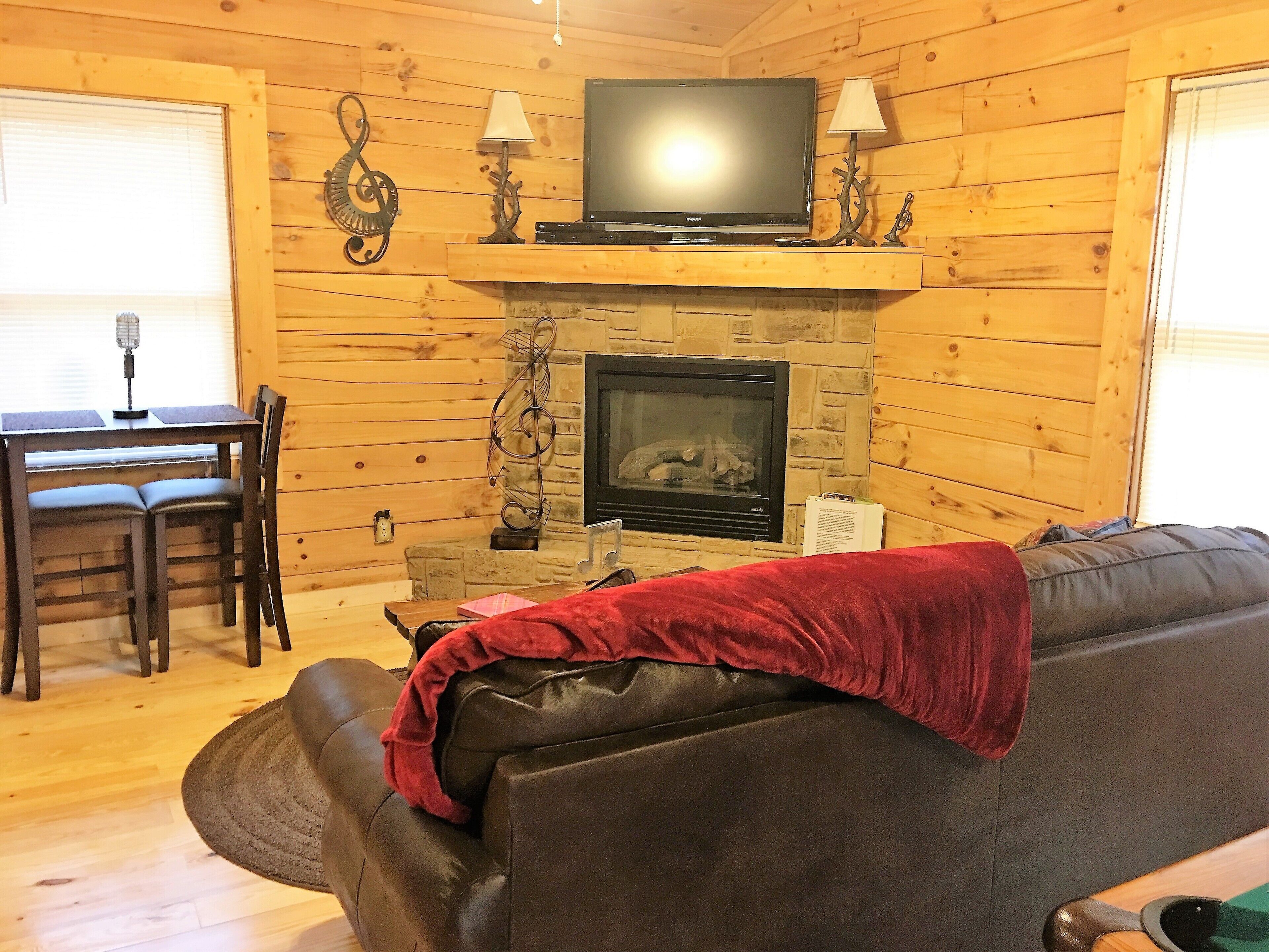 EZ Escape ~ Escape to Relaxation! ~ Perfect for a Honeymoon!