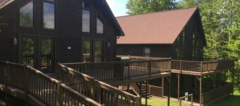 Perfect family space. Lots of room. Easy drive to New River Gorge National Park.