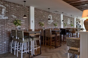 Daily buffet breakfast (EUR 15.00 per person)