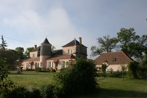 Property grounds - Château La Barge (Cubjac-Auvézère-Val d'Ans)