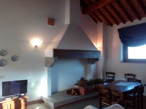 2 bedrooms, desk, soundproofing, iron/ironing board