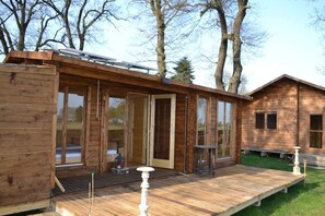 Traditional Cottage, Non Smoking | Blackout curtains, free cots/infant beds, free WiFi, bed sheets - Ferienhaus Yukon Cabin (Neustadt am Ruebenberge)