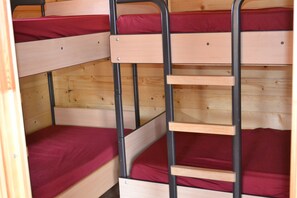 Basic Bungalow | Blackout curtains, free WiFi, bed sheets