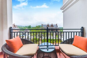 Deluxe Room, 1 King Bed | Balcony view - Angsana Xishuangbanna (Xishuangbanna Dai)