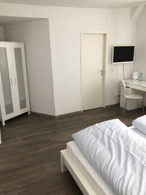 Quarto casal conforto | Escrivaninha, camas extras/dobráveis (sobretaxa), Wi-Fi de cortesia