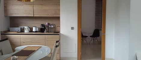 Chambre Double Supérieure | Coin petit déjeuner