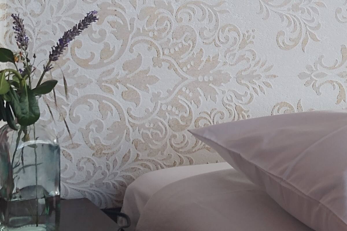 Kamar Double Standar | 1 kamar tidur, seprai antialergi, dan tempat tidur lipat/tambahan
