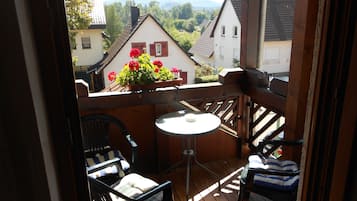 Double Room, Balcony | Desk, iron/ironing board, free WiFi, bed sheets