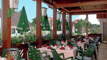 Daily buffet breakfast (EUR 8 per person)