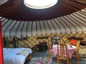 In-room dining - Yurt Luxury & Bathouse (Callington)