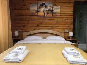 Chambre supérieure double | Accès au Wi-Fi (inclus), literie fournie