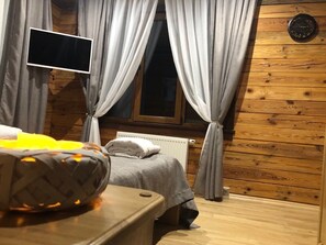 高级双人房 | 免费 WiFi、床单