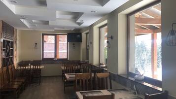 فطور أوروبي مجانًا يوميًا