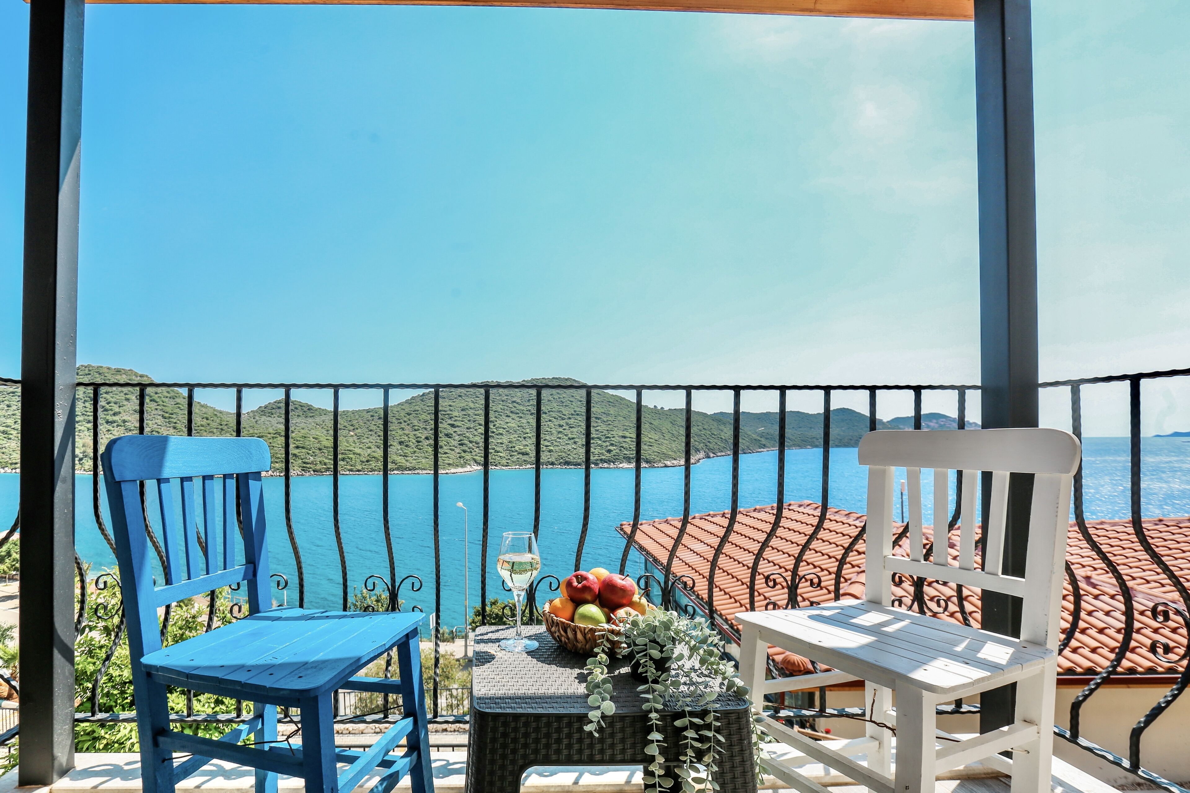 superior double room, sea view | 1 bedroom, minibar, desk, blackout curtains