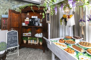 Frokostbuffé hver dag (mot et tillegg)