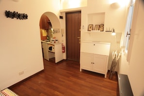 City Studio, Courtyard View (Via Leonina, 43) | Premium bedding, down duvets, pillow-top beds, desk