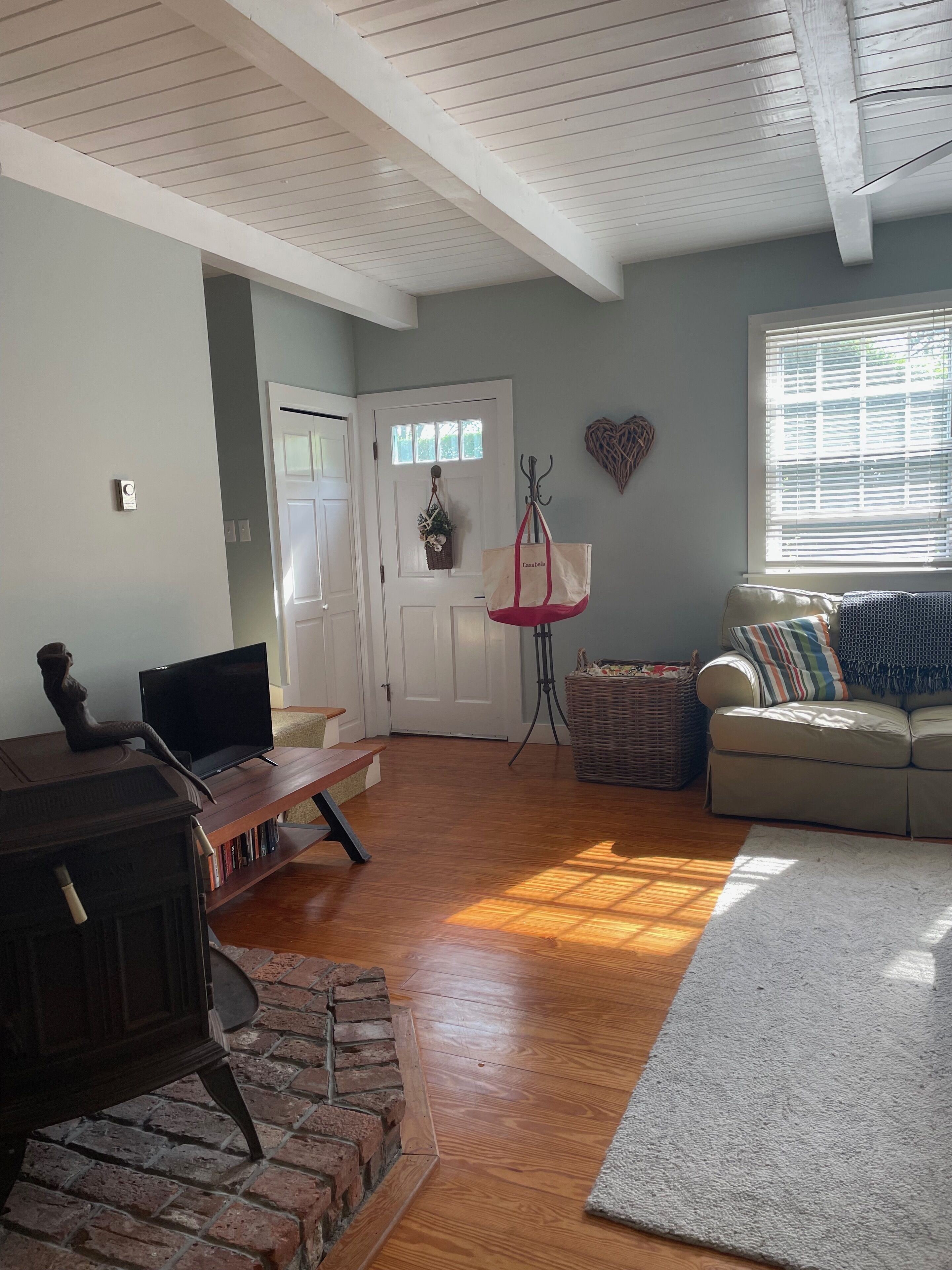 Charming, Convenient Mid-Island Nantucket Cottage on Surfside Beach Bike Path