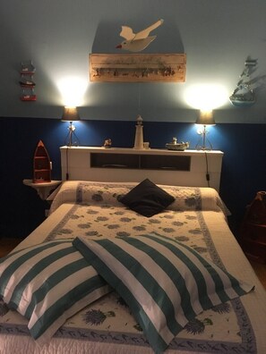 5 bedrooms, WiFi, bed sheets