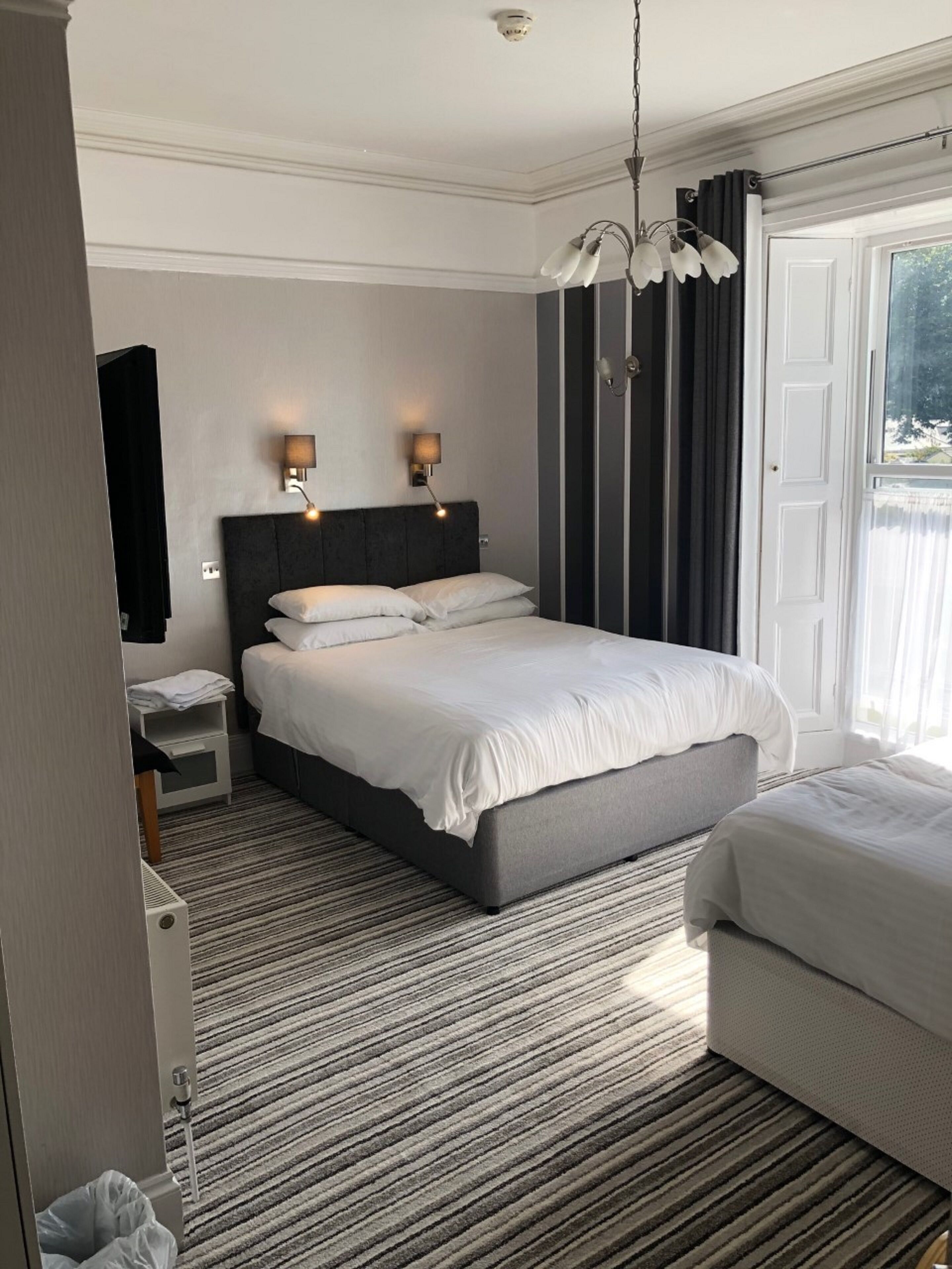 deluxe double room with shower | individually decorated, laptop workspace, iron/ironing board, free wifi