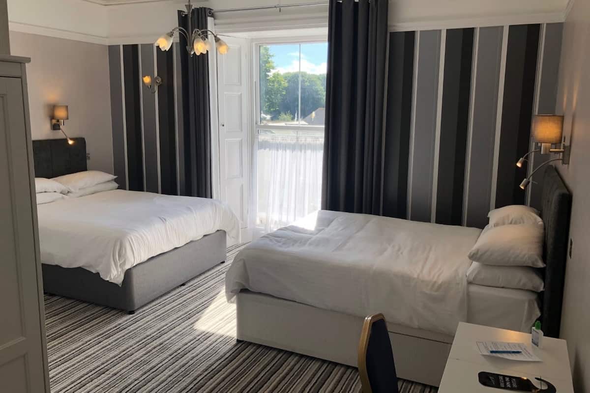 Deluxe Double Room with Shower